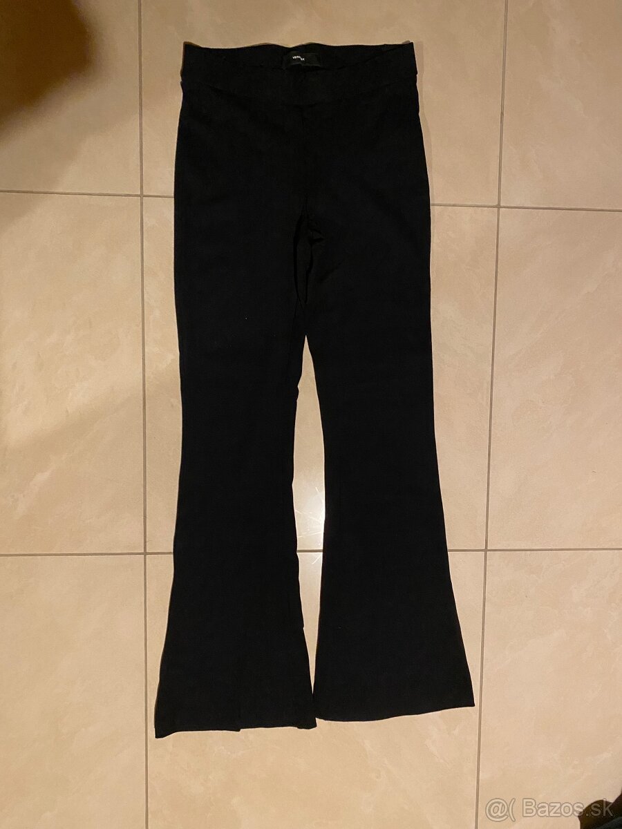 Elegantne čierne nohavice