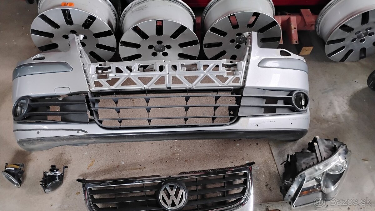 Predny naraznik touran cross