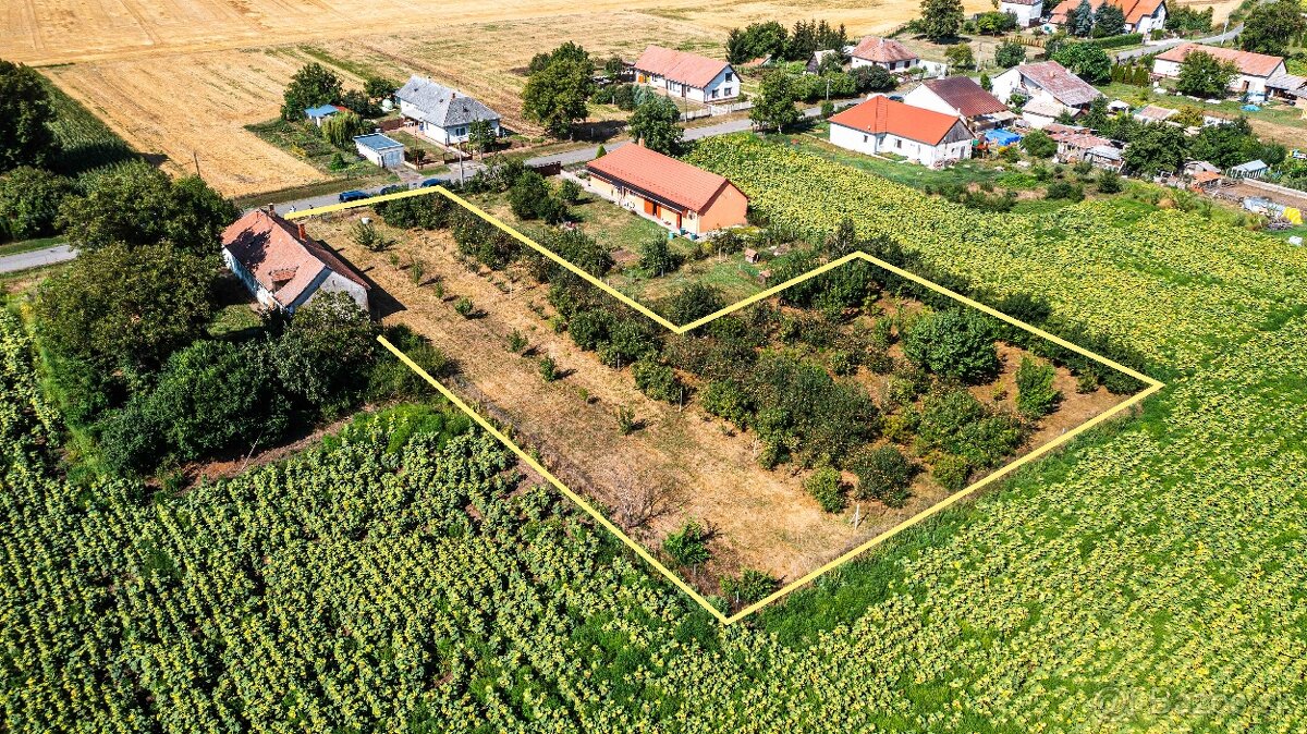 Ovocný sad, veľký stavebný pozemok s IS, obec Málaš, 2745m2