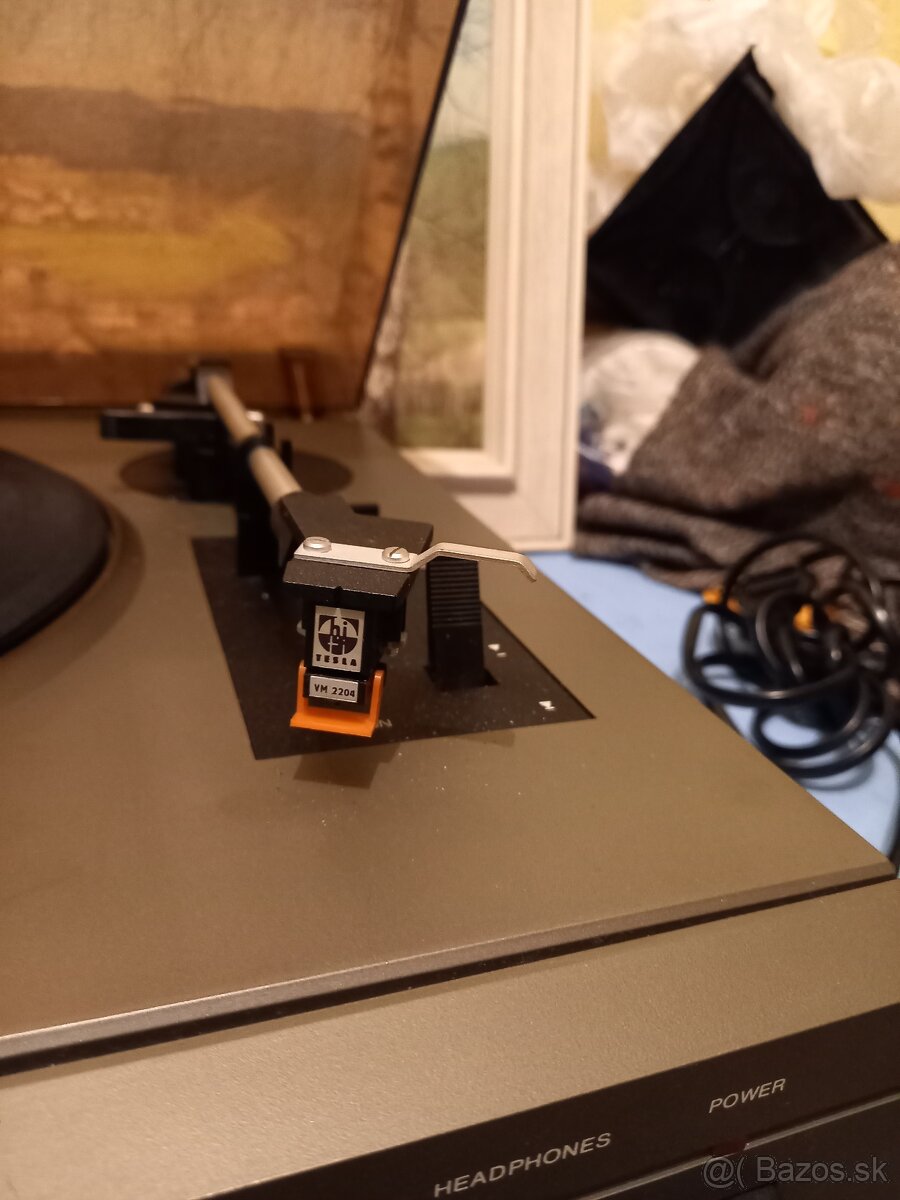 Gramofon Tesla