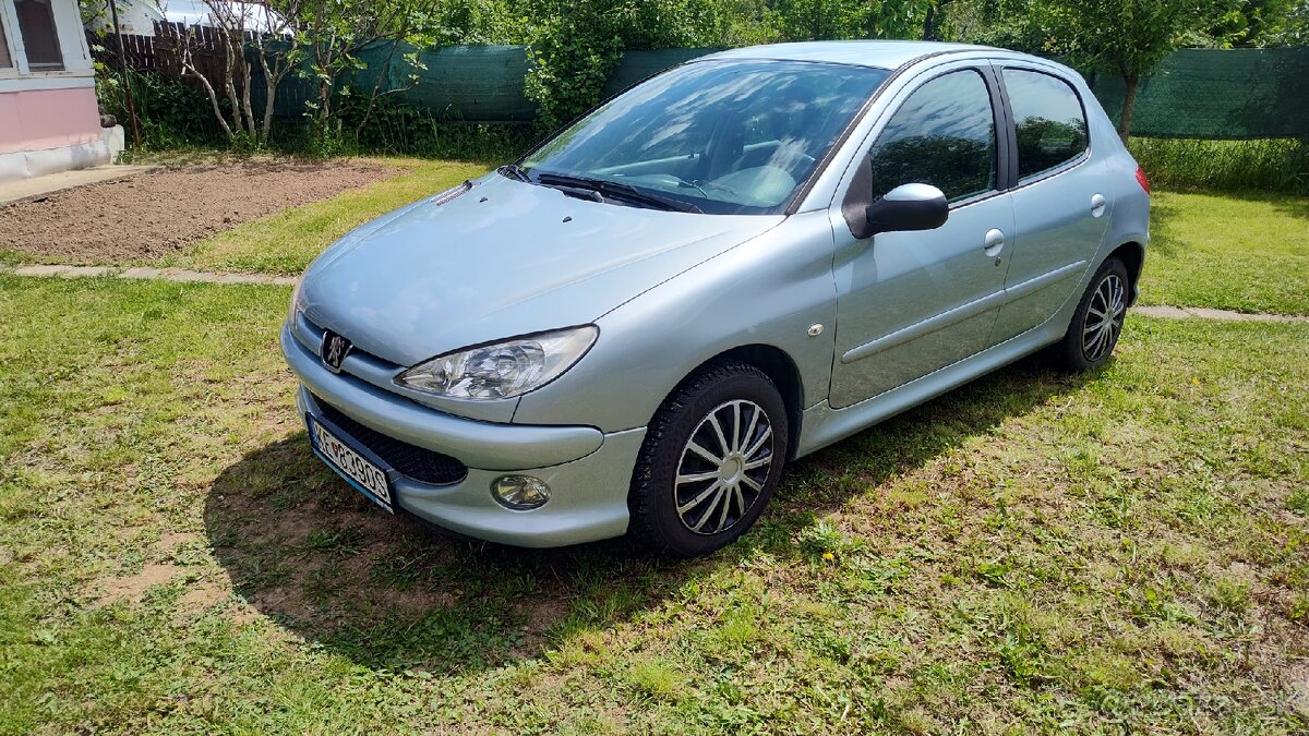 Peugeot 206 1,4 benzín, klimatizácia