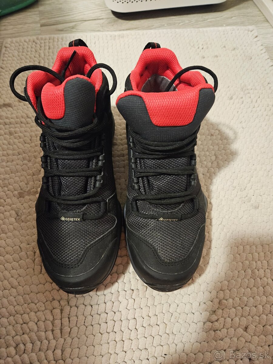 Trekove topanky Adidas Terrex