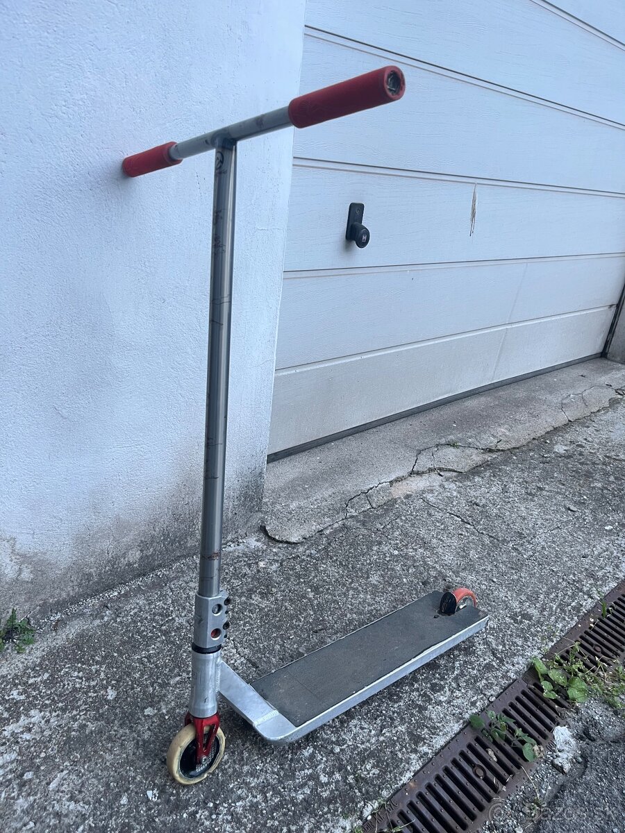 Custom komplet