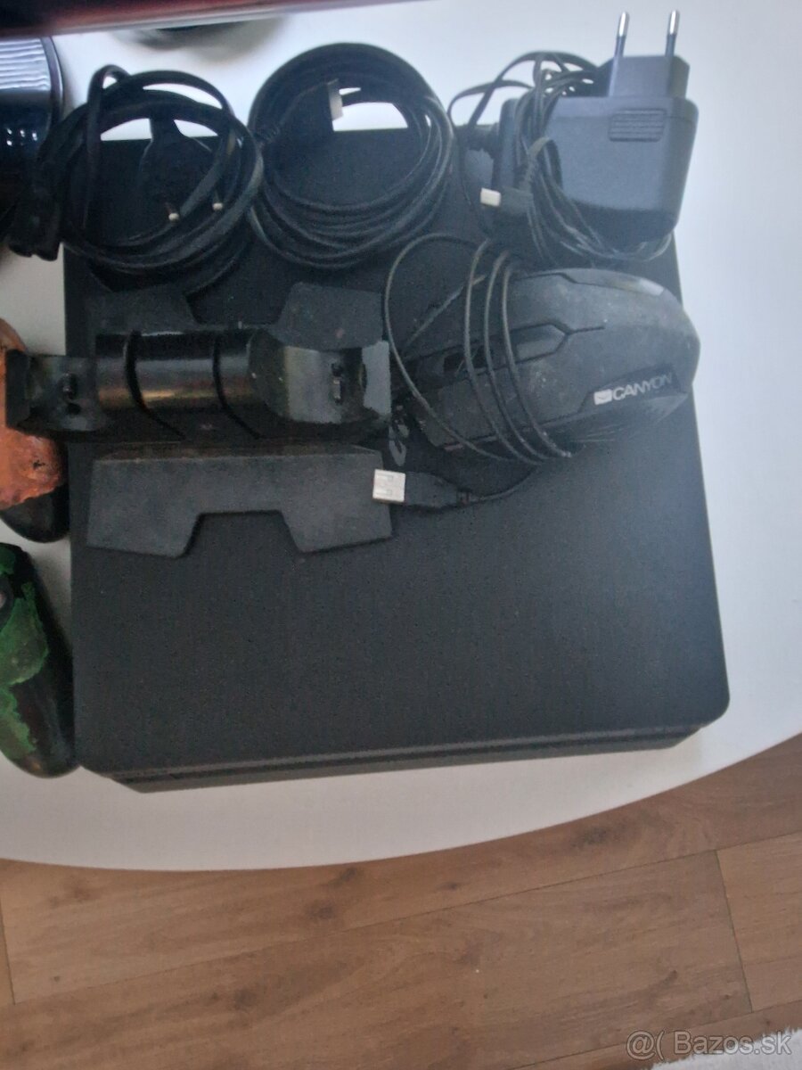 Predám ps4 slim cena dohodou