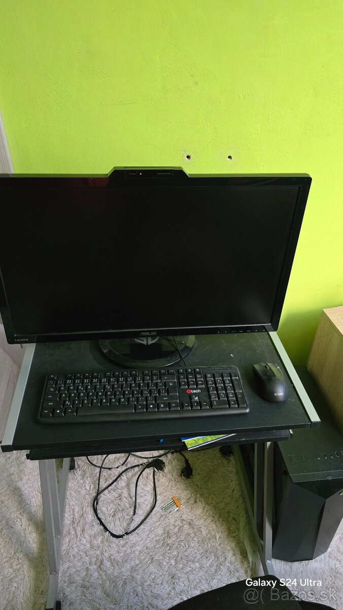 Pc monitor a prislusenstvo