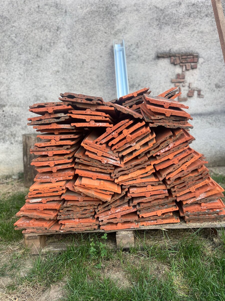 Predám starú zachovalú škridlu…