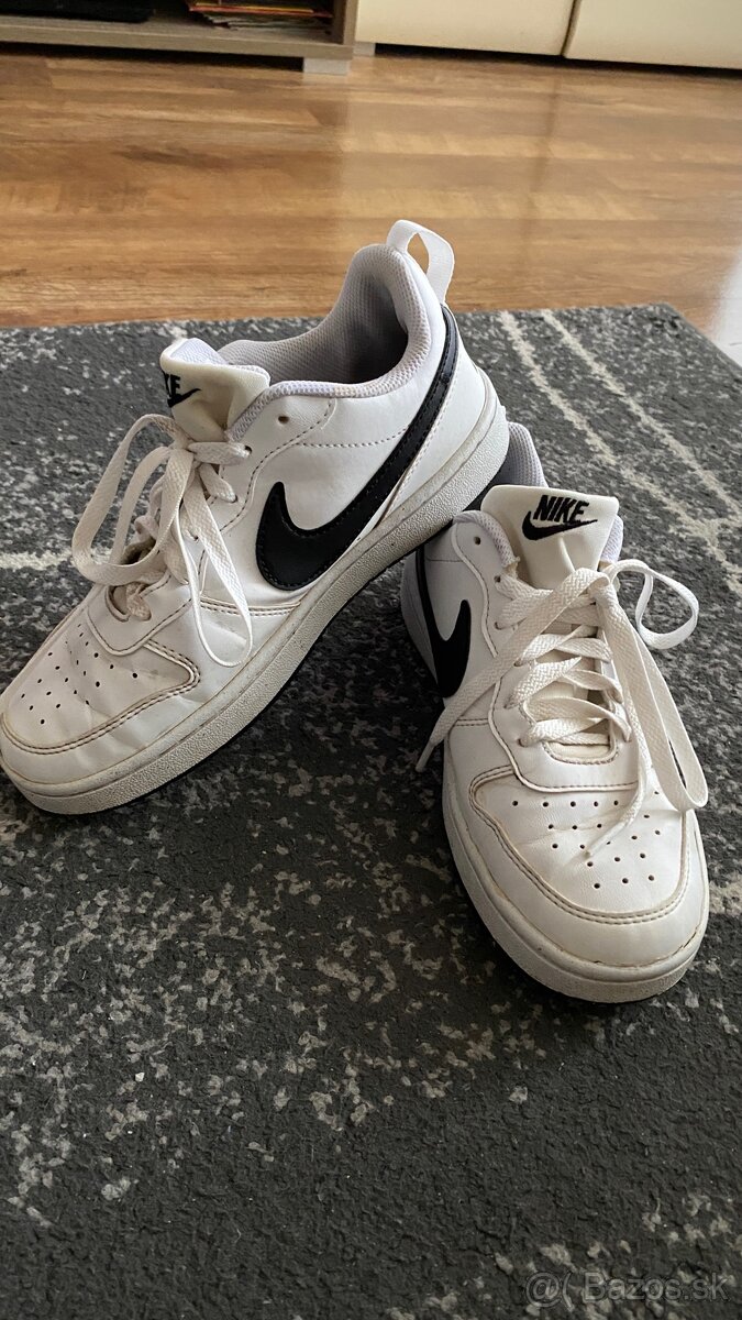 Nike court borough low