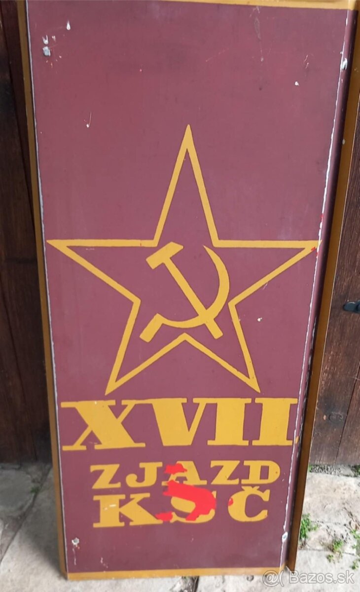 Staré plechové cedule z čias socializmu