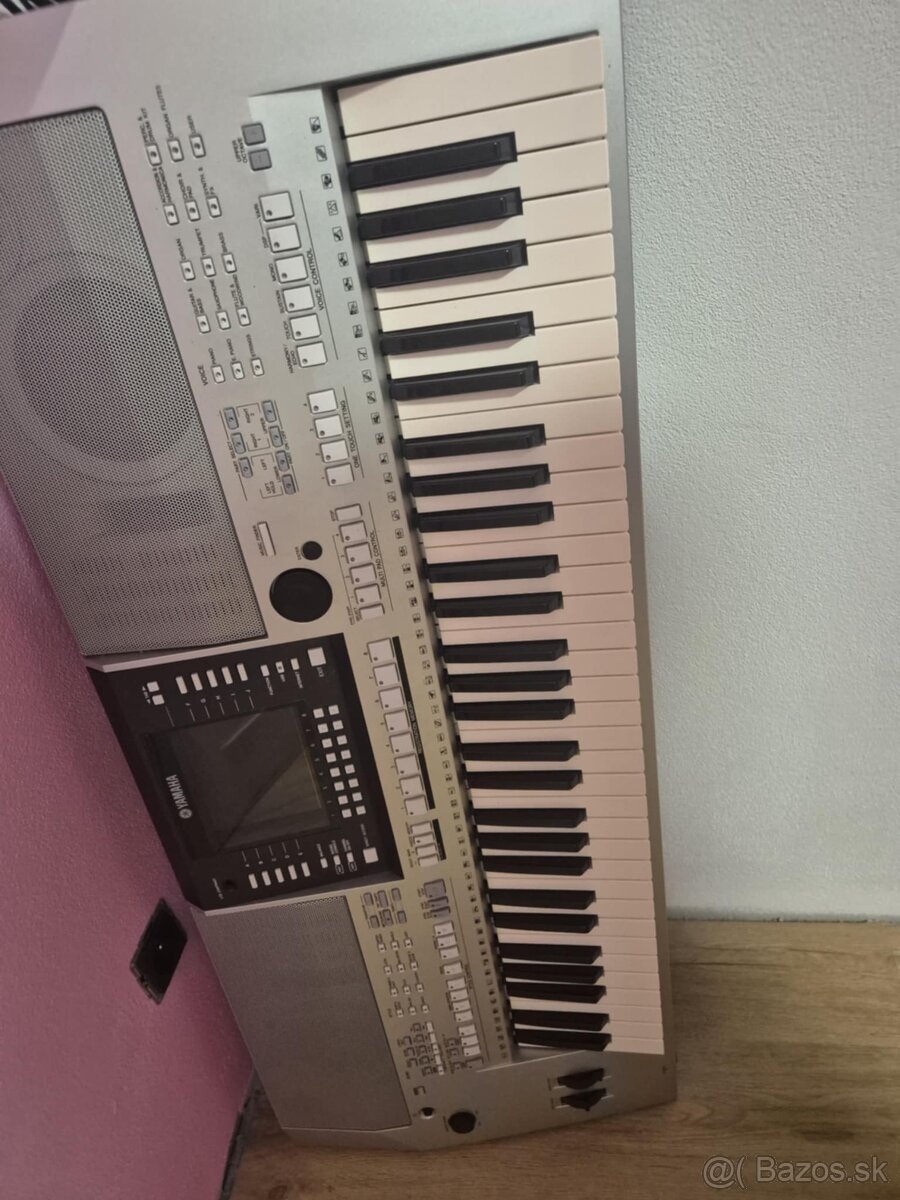 Yamaha psr s 710
