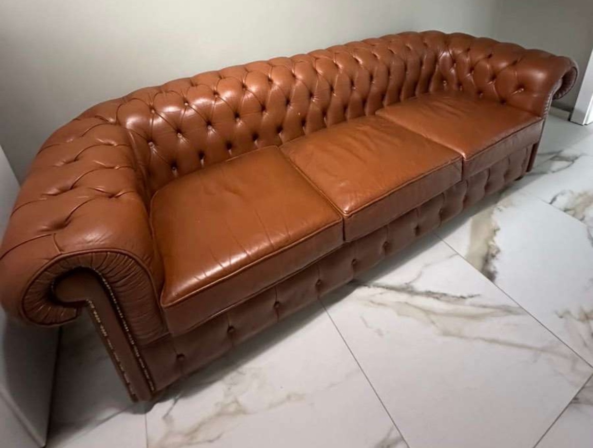 Chesterfield pohovka + 2 kreslá z pravej hnedej kože