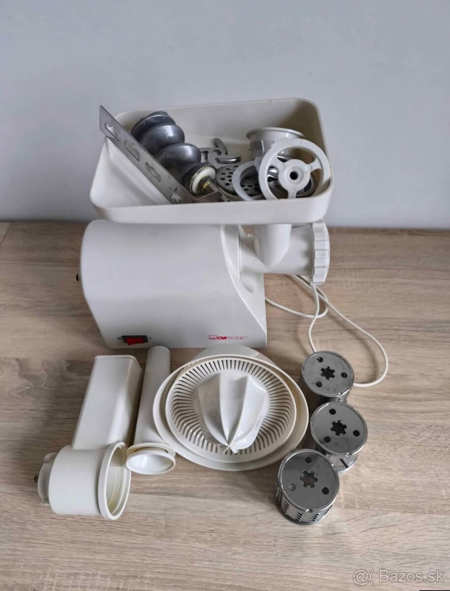 Kuchynsky robot 3 v 1