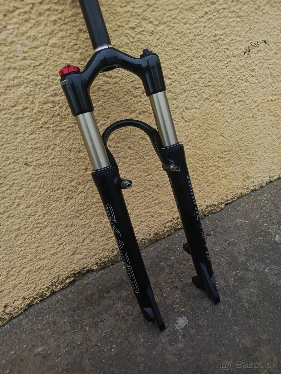odpružená vidlica Manitou