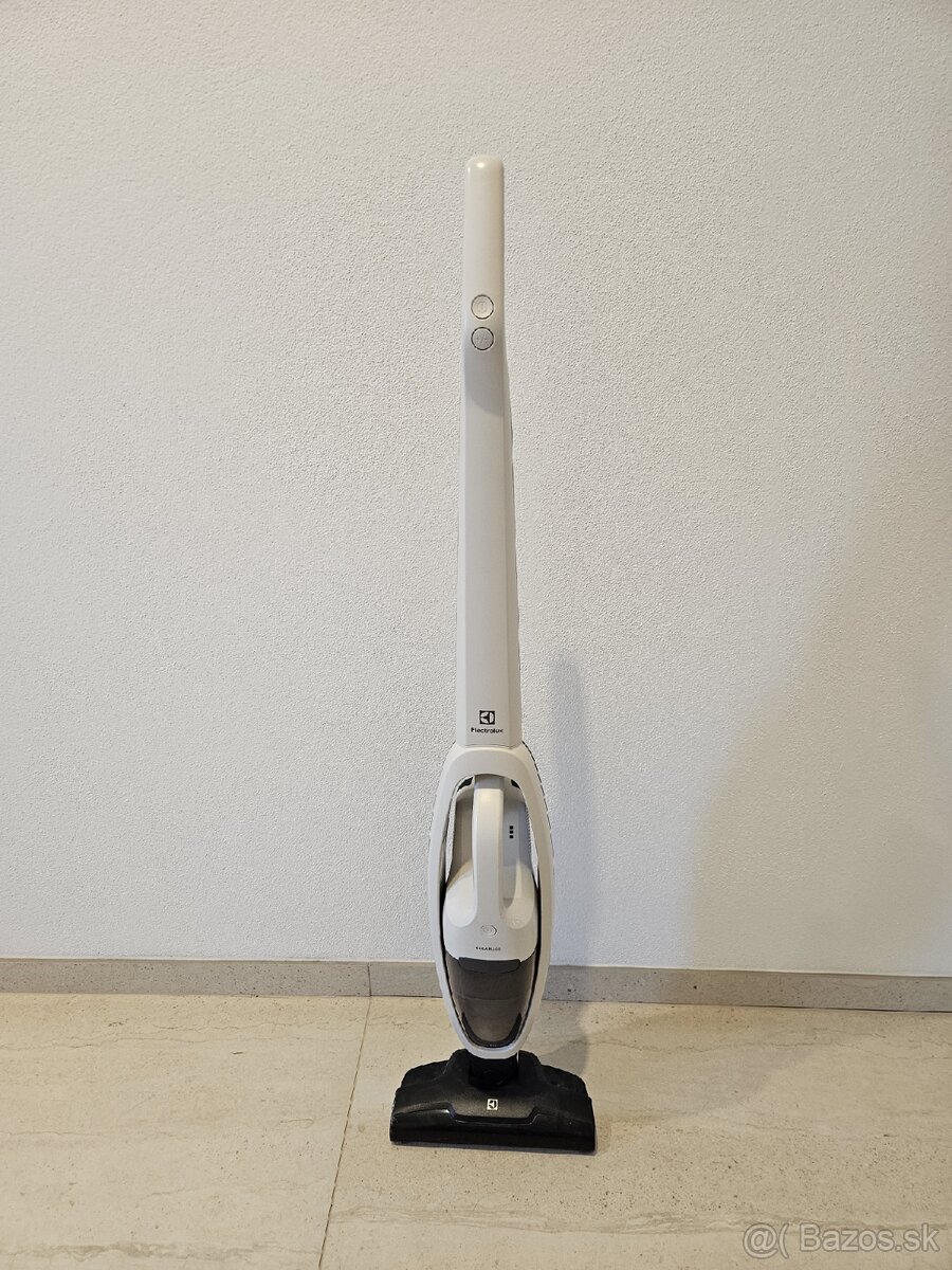 Tyčový vysávač Electrolux ES31CB18SH