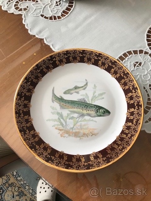 Pedám taniere s motivom rýb