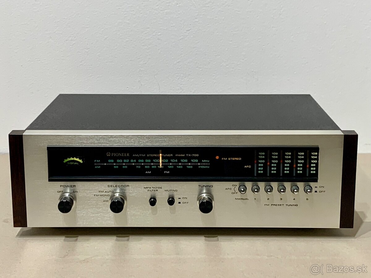 PIONEER TX-700 …. FM/AM Stereo Tuner (r.v. 1969)