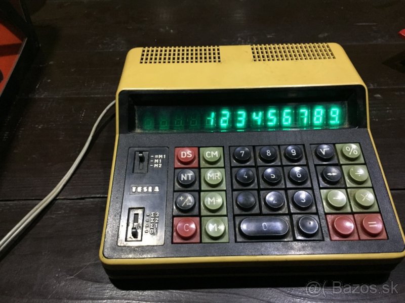 Predám plne funkčnú Retro kalkulačku TESLA OKU107