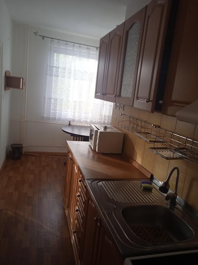 Prenájom:3 izbového bytu v KNM s balkónom.