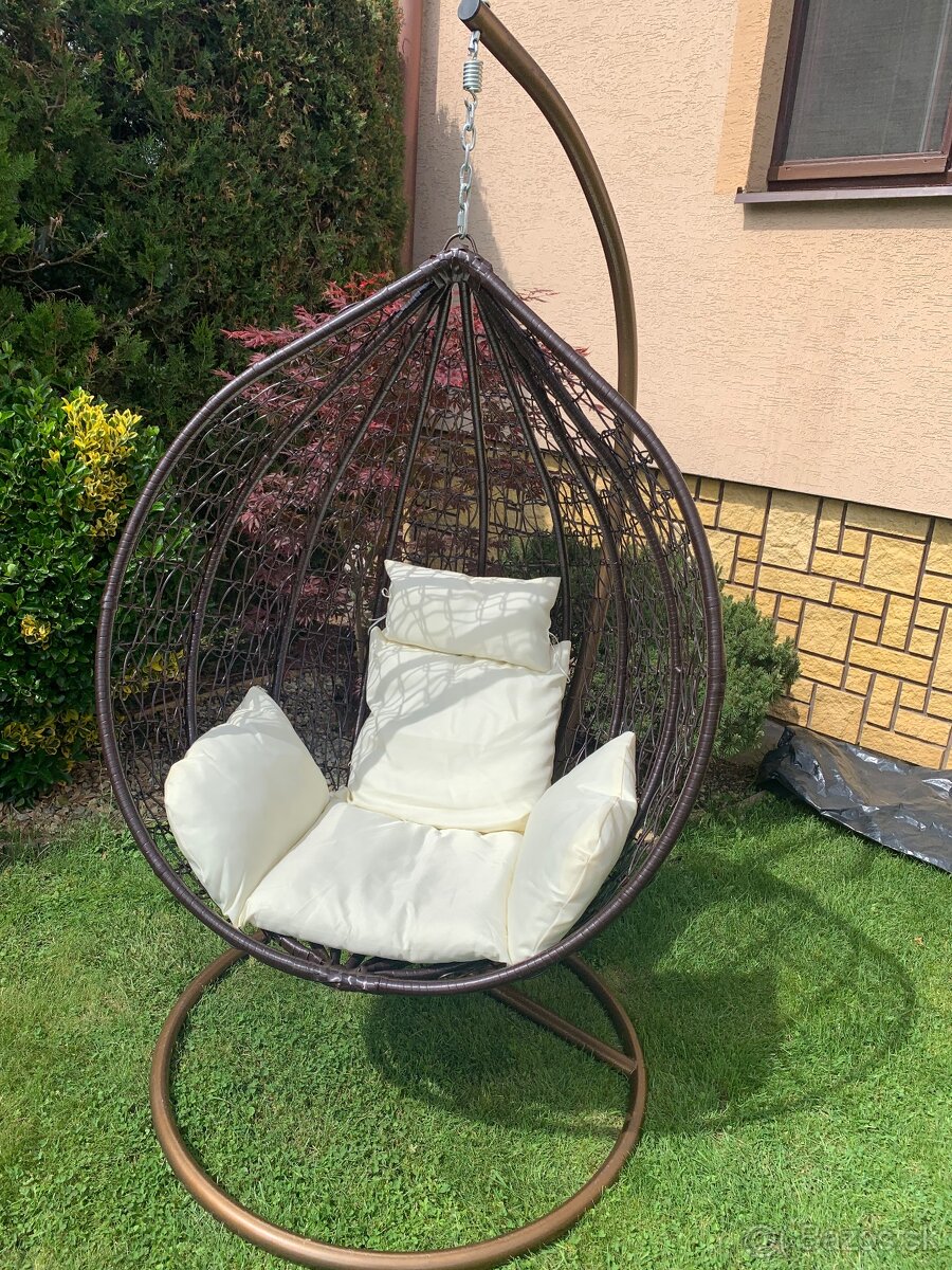Relaxačne závesné kraslo