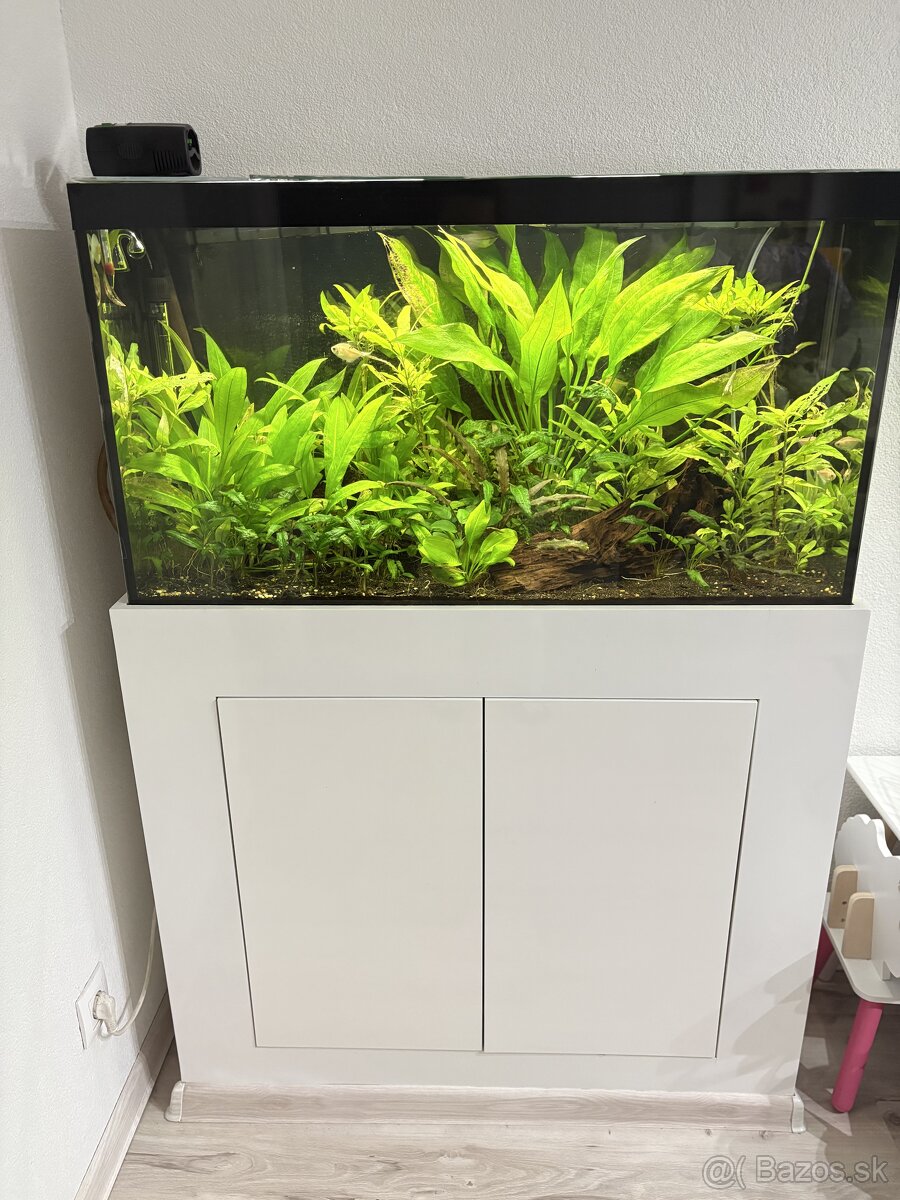 Akvárium s komodou komplet zariadené 150l