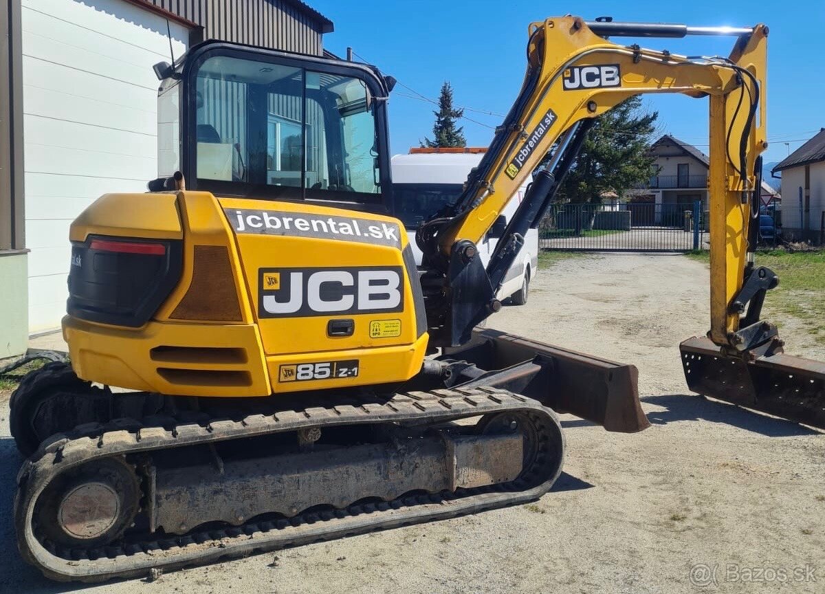 Pásový bager JCB 85Z