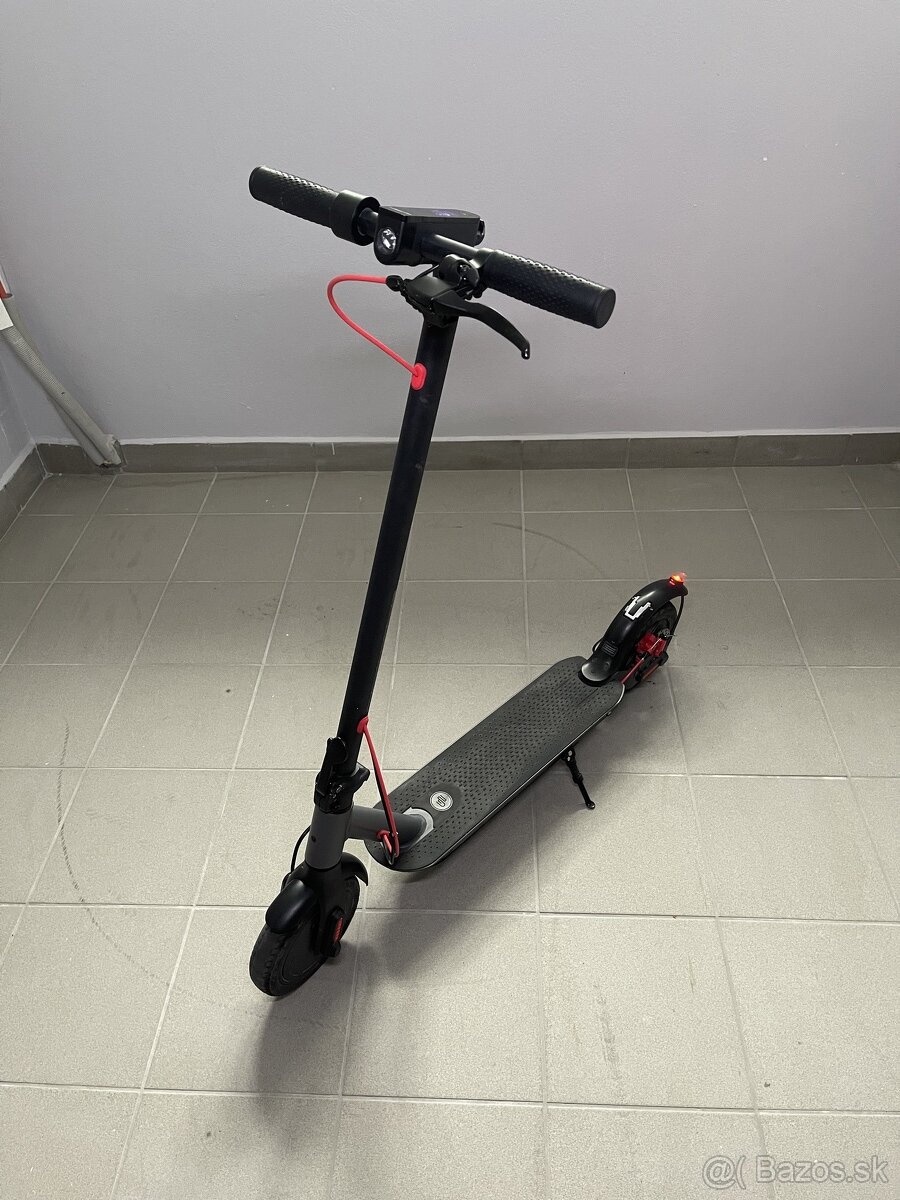Elektrická kolobežka GoGEN VOYAGER S501B, čierna