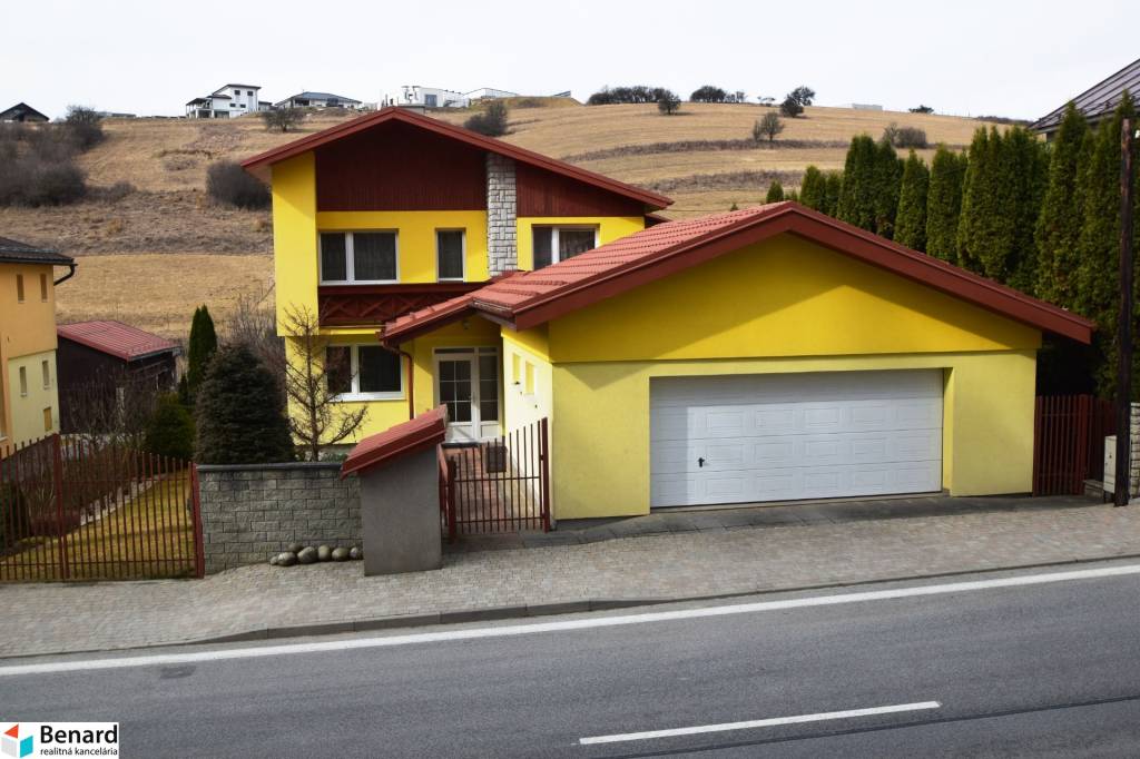 NA PREDAJ 5 IZBOVÝ RODINNÝ DOM, 3 PODLAŽNÝ, POZEMOK 1083m2;