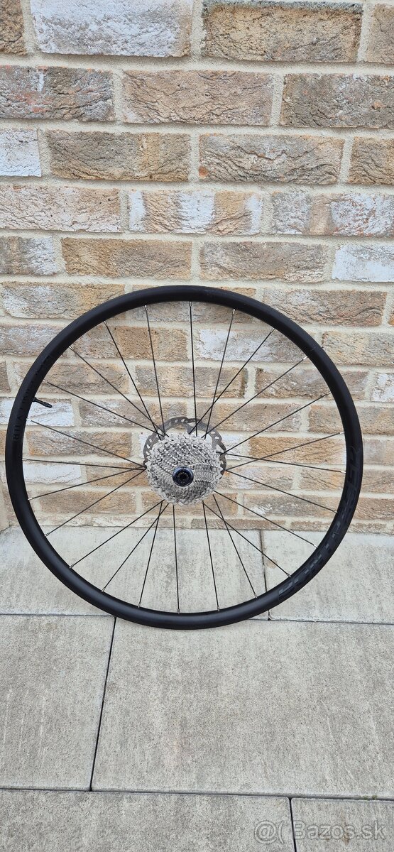 kolesa Bontrager Affinity TLR s kazetou