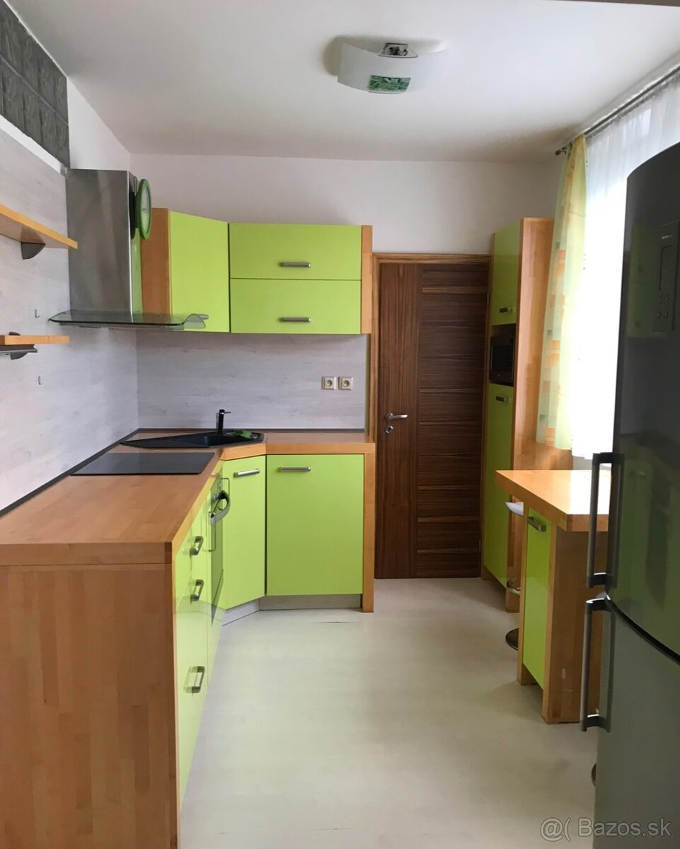 Prenájom 2-izb. byt Stred Povazská Bystrica