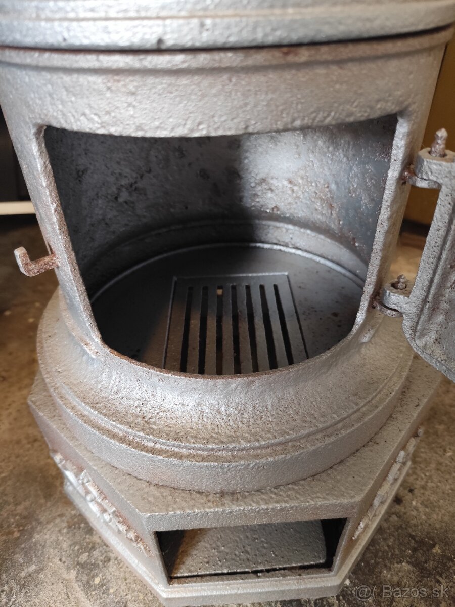 Stará liatinová pec