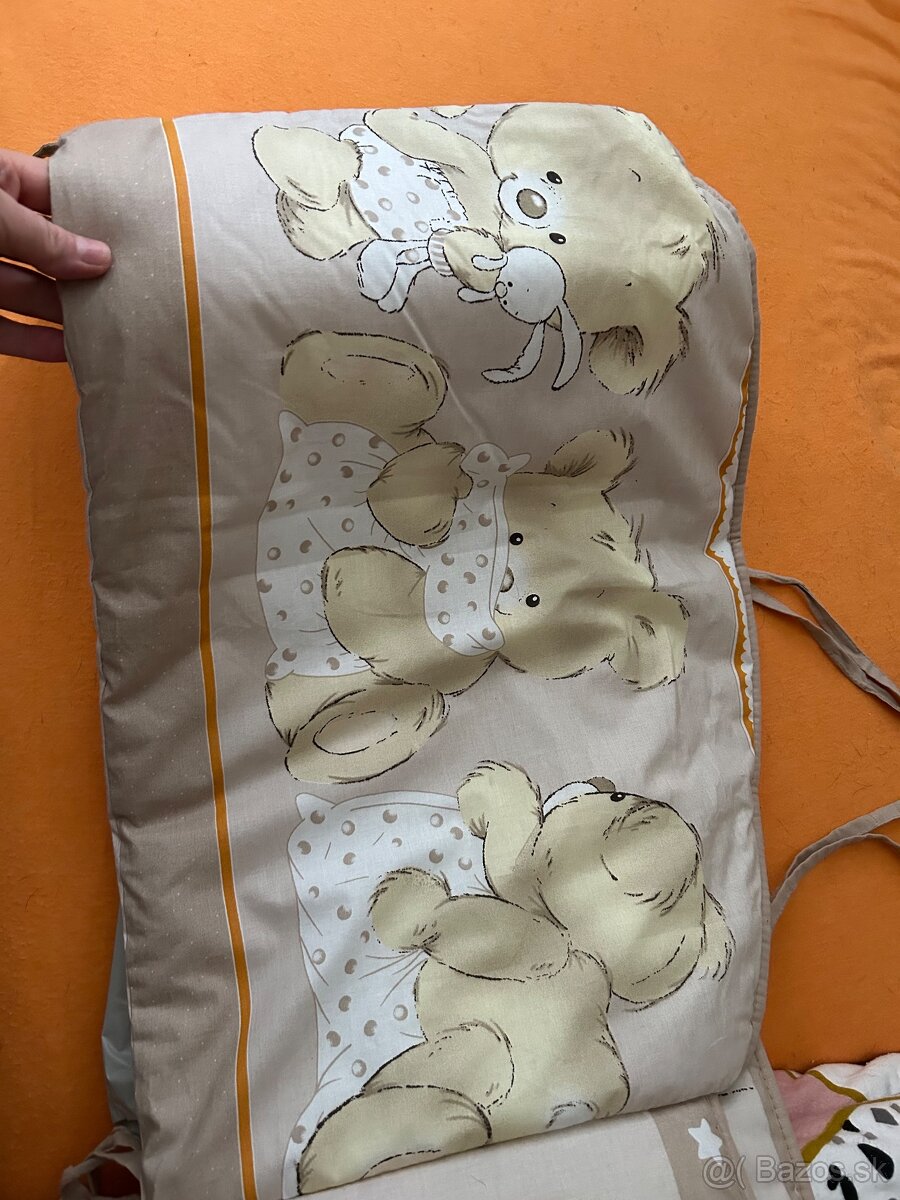 Kolotoč a mantinel do postieľky