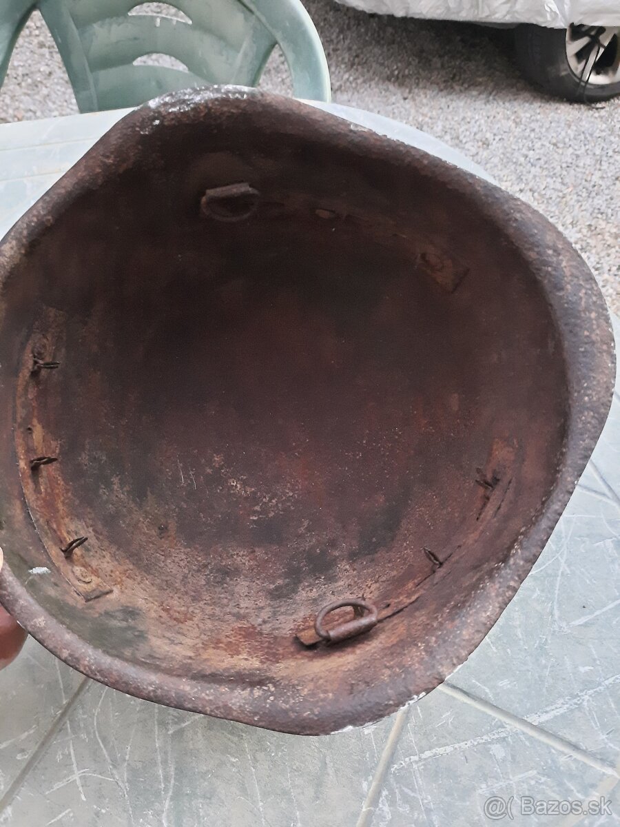 Na predaj je sovietska oceľová prilba SŠ-40, ktorú používala