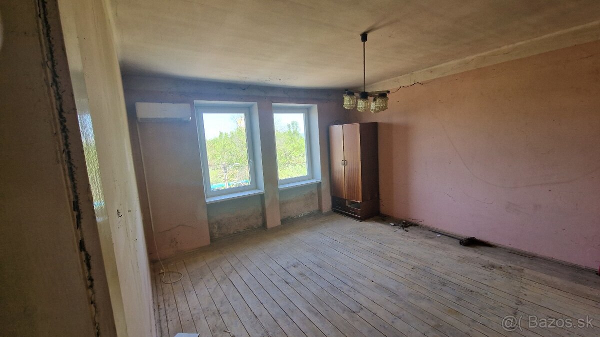 Štúrovo, Železničný rad, 2i byt, 81 m2