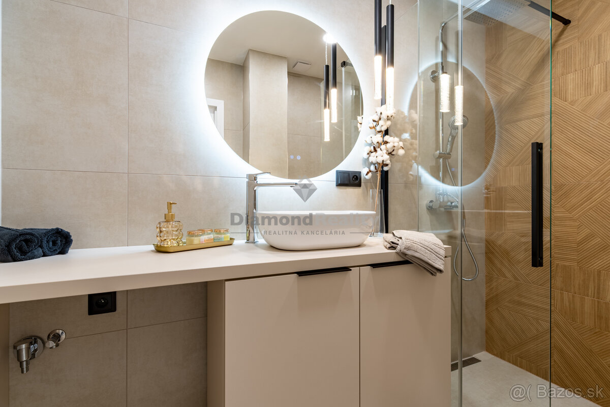 NA PREDAJ ZREKONŠTRUOVANÝ 3-IZBOVÝ BYT NA ULICI VÝSTAVBY, KO