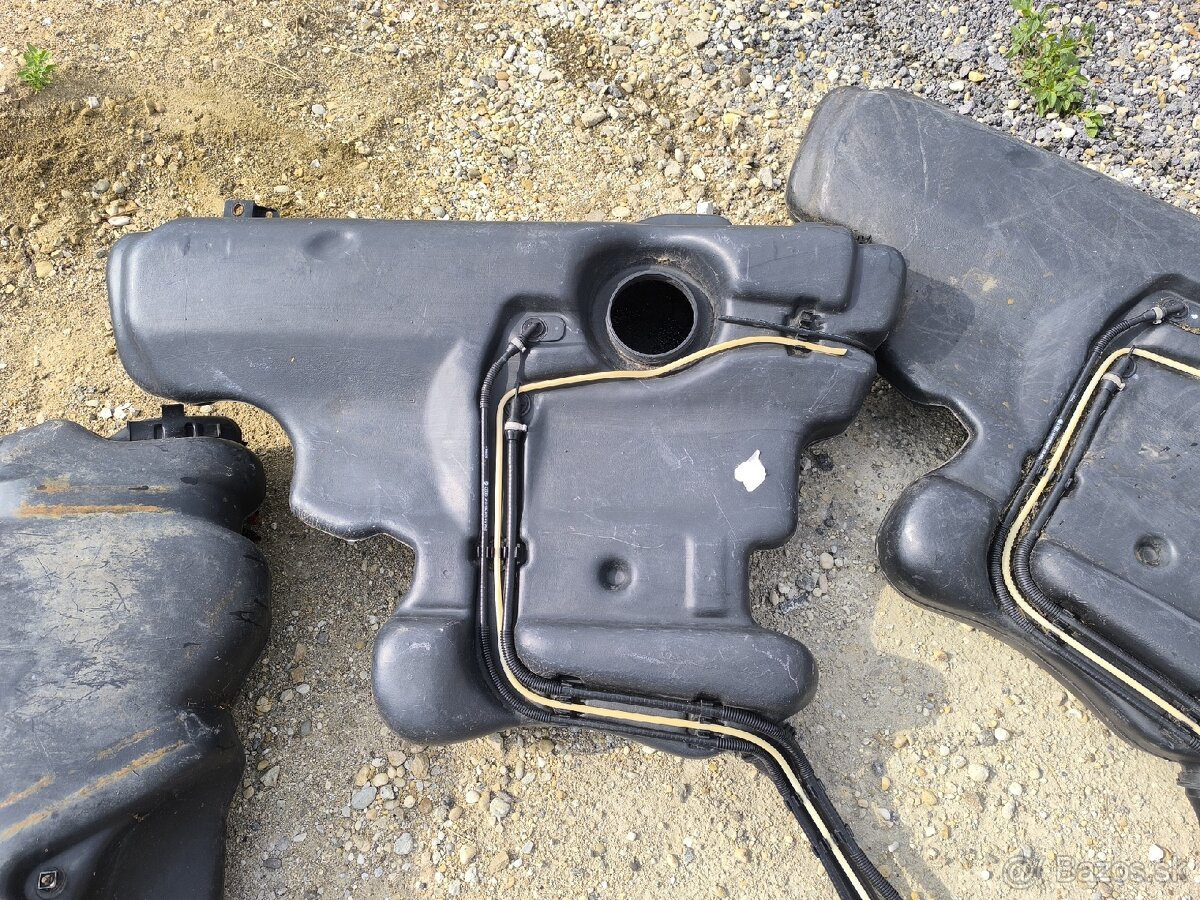 Škoda Octavia1 sedan-palivova nádrž