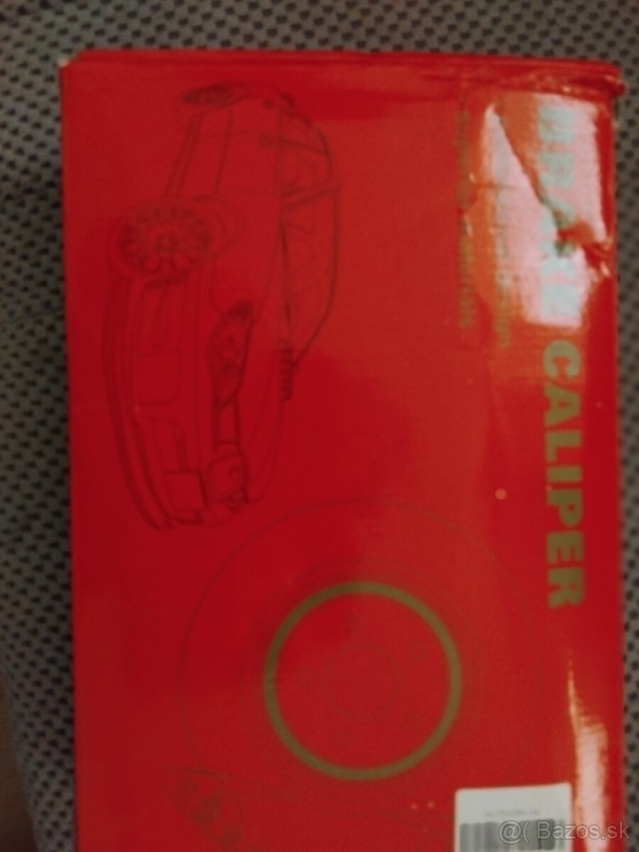 Ozdobné krytky brzdových strmenou a šrobov