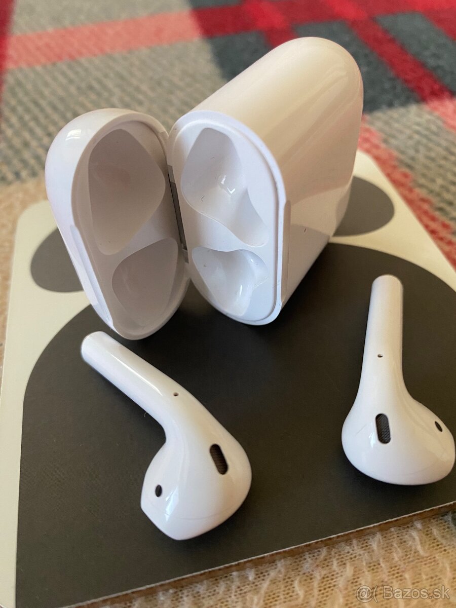 Apple AirPods 2nd generation