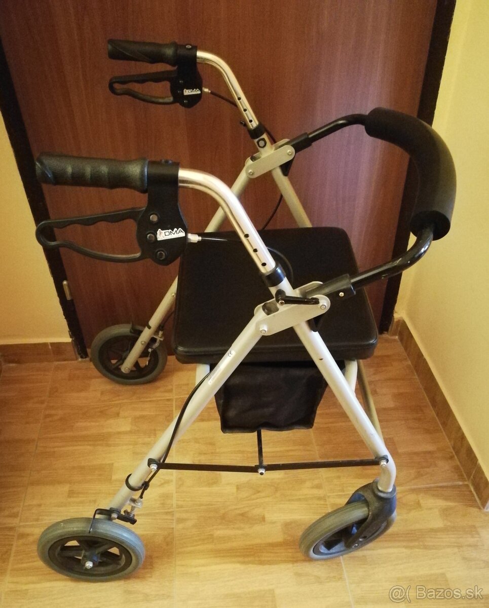 Rolátor/kolieskové chodítko pre seniorov