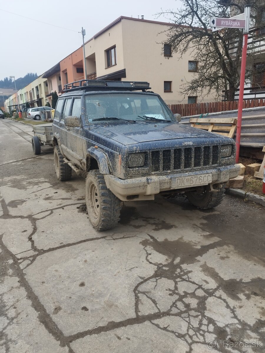 Predám jeep Cherokee 2.5 td