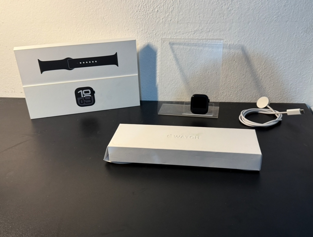 Predám Apple Watch Series 10 (GPS + Cellular) 42mm