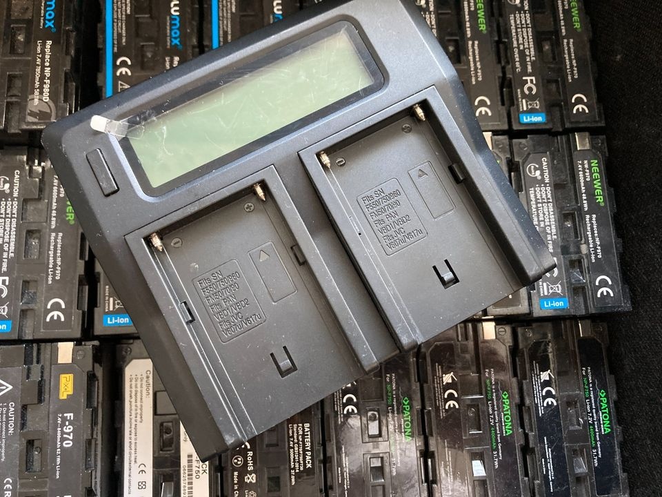 Dual Nabíjačka Neewer pre Batérie NP-F550 / F750 / F950..