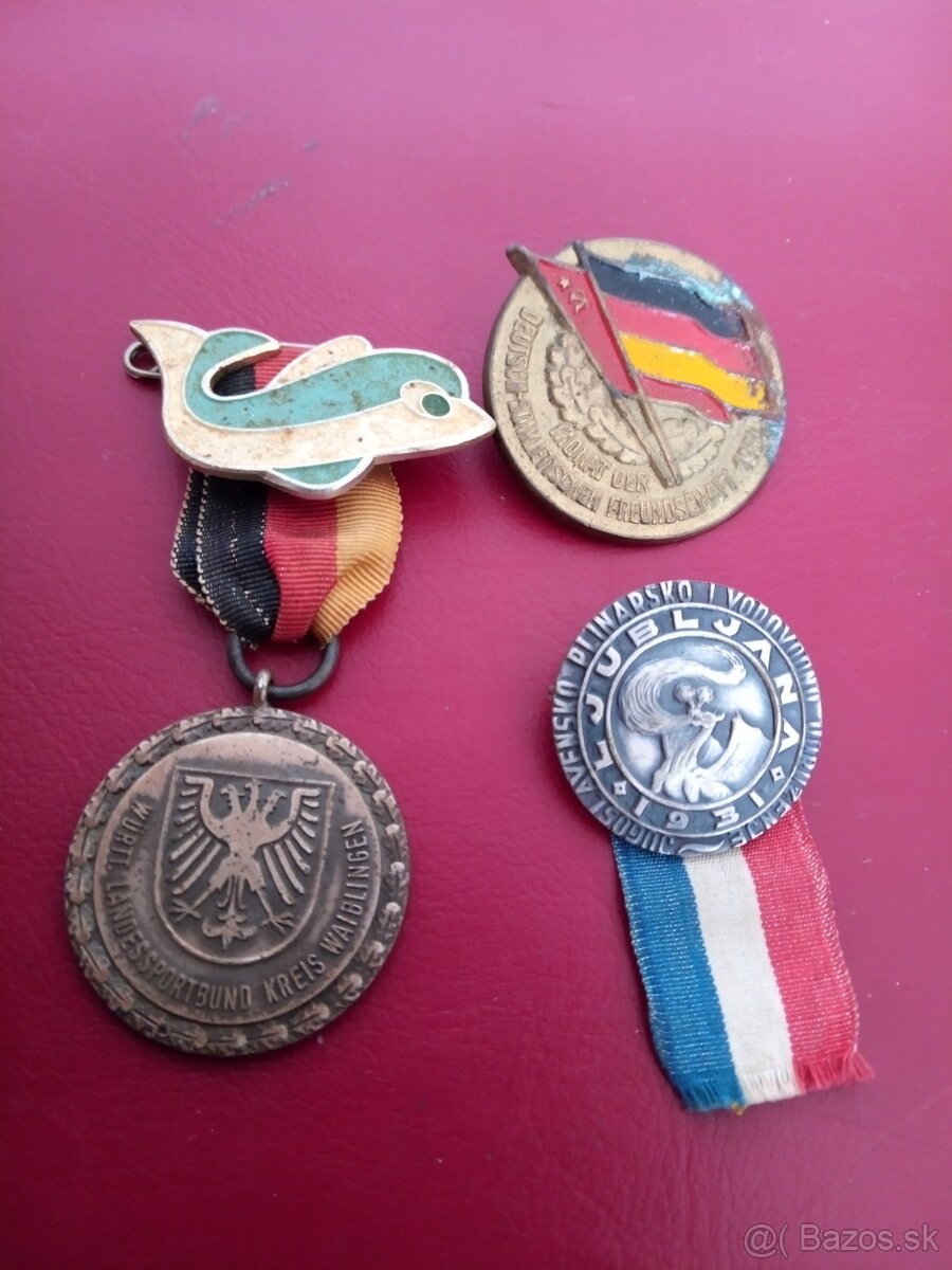 Odznaky zahraničné.