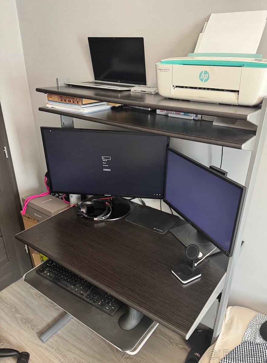 Stôl na PC / pisanie