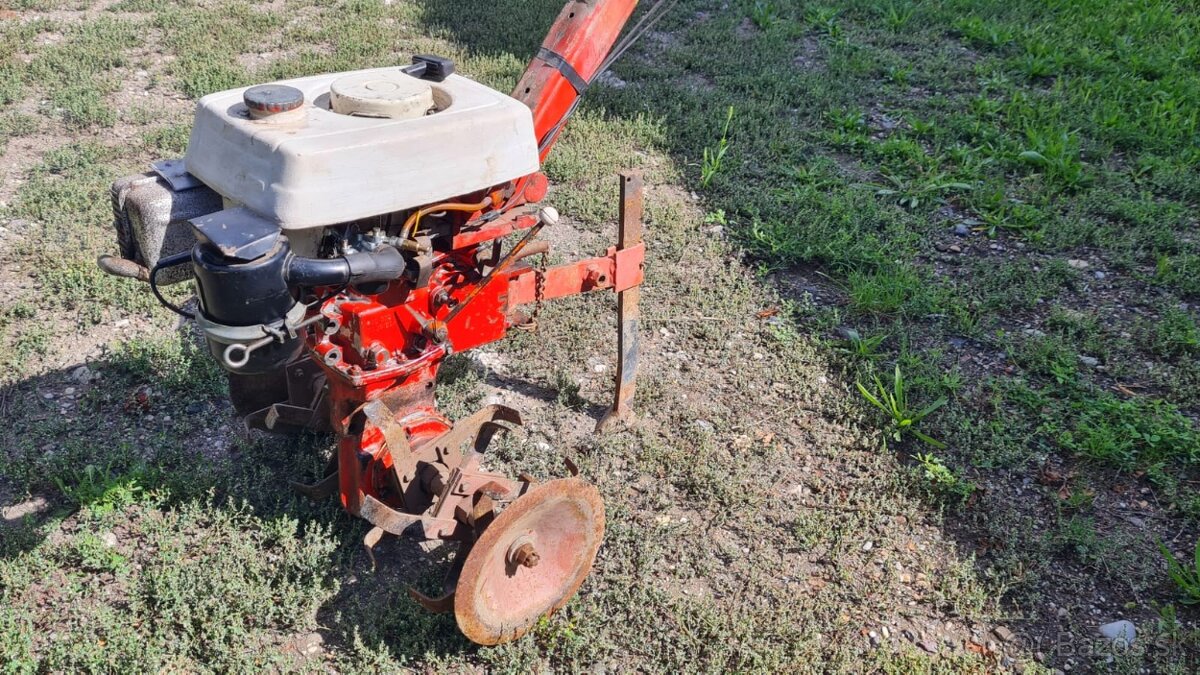 Malotraktor Terra s príslušenstvom