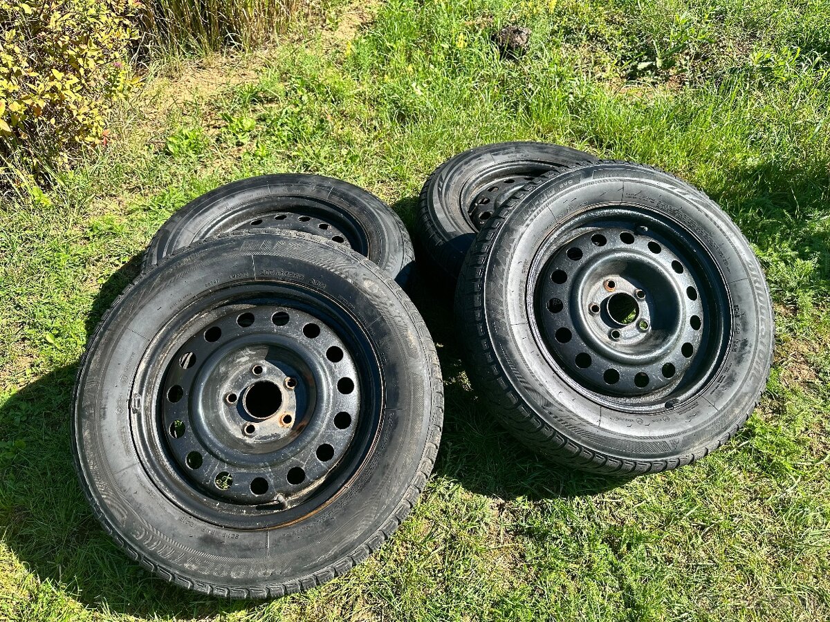 Pneu na diskoch 215/65 r16