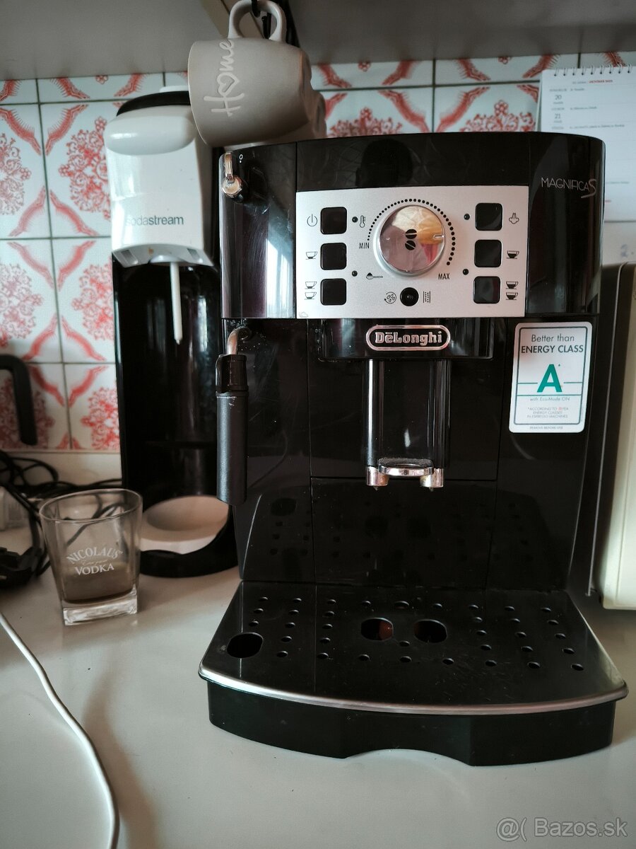 Kávovar De'Longhi Magnifica S.