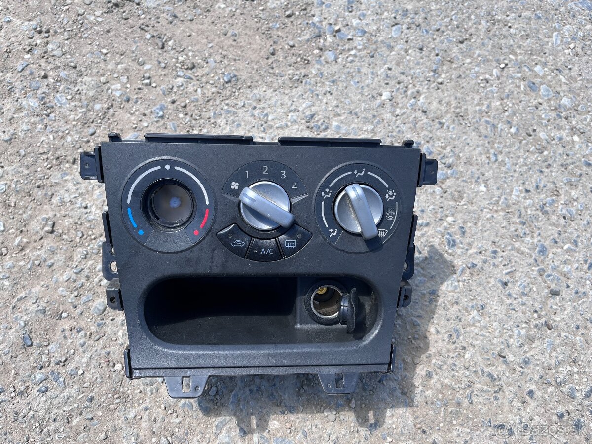 Suzuki Splash 2009 diely interieru, vyduch, svetlo, zrkadlo