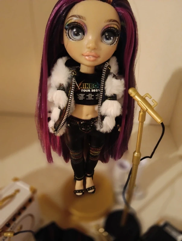 babika rainbow high lyrica