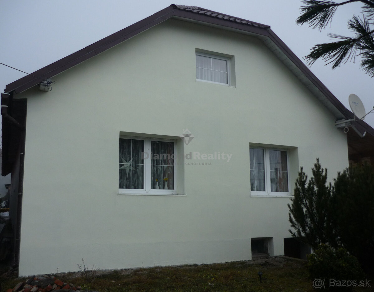 NA PREDAJ RODINNÝ DOM S 3 BYTOVÝMI JEDNOTKAMI, OBEC TELGÁRT