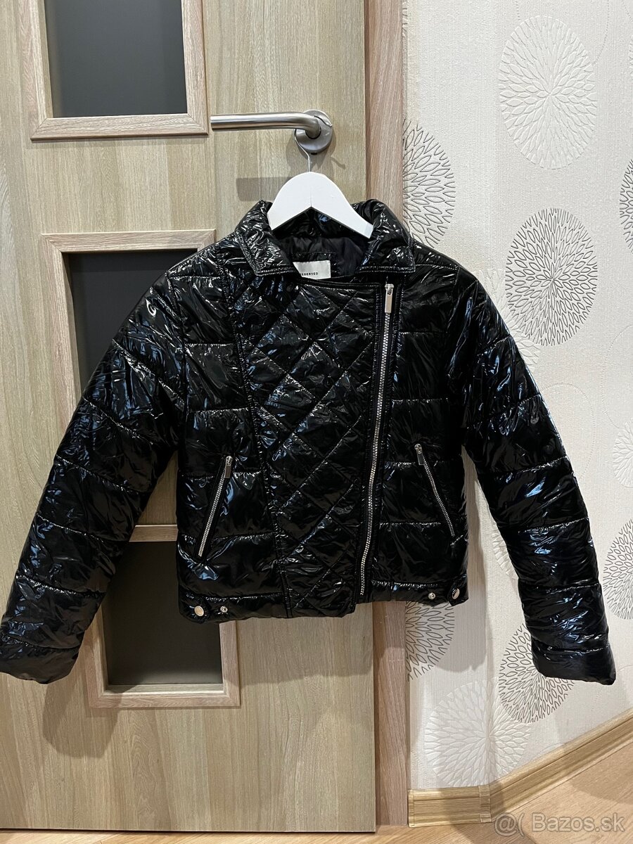 Prešívaná metalická bunda značky Reserved 152