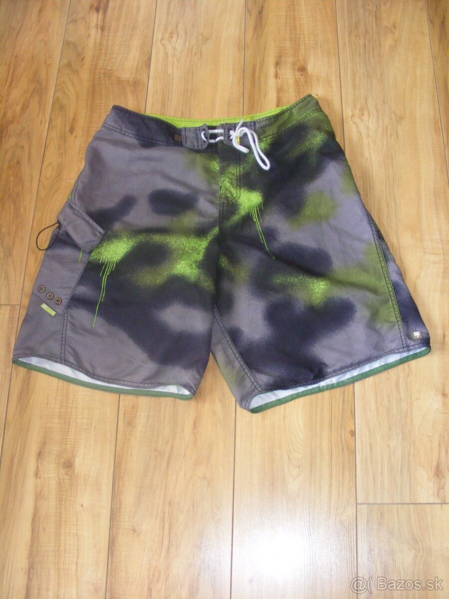 Pánske šortky a juniorské tričko DC